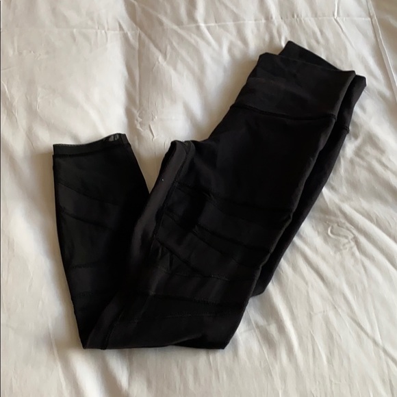 lululemon athletica Pants - Lululemon mesh panel insert leggings